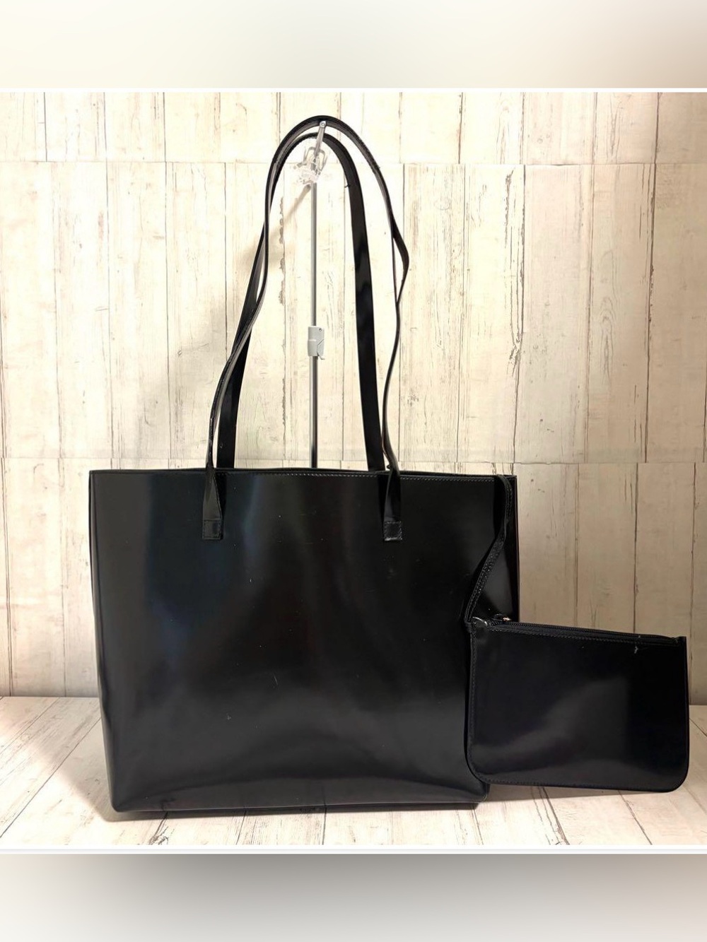 Gucci Black Patent Leather Tote with Detachable Black Pouch - Picture 2 of 13